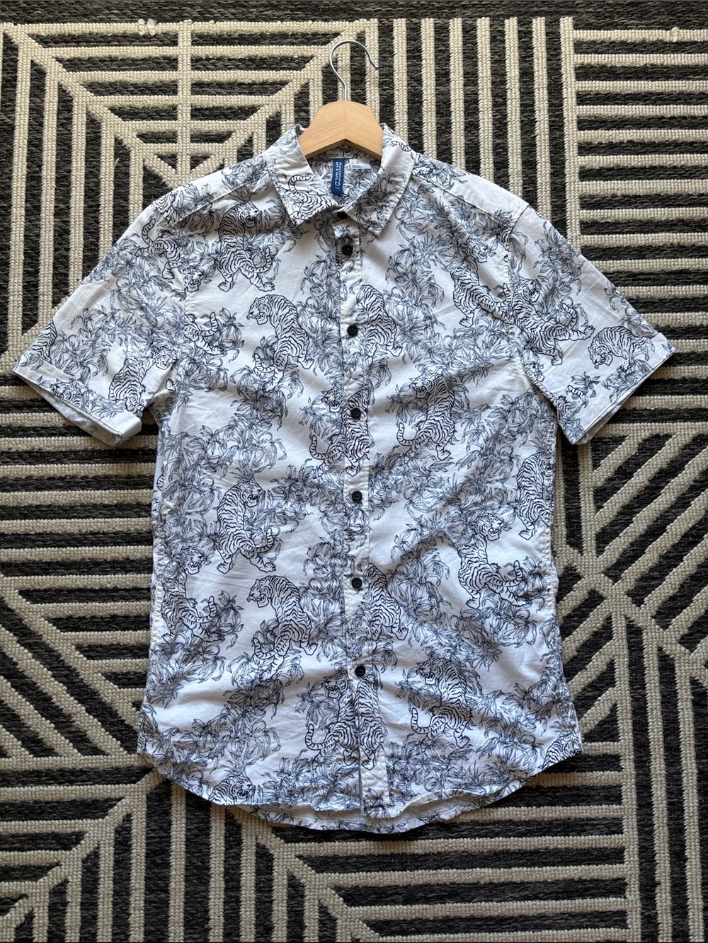 Men's Short-Sleeve White Button-Up Shirt with Black Tiger Print